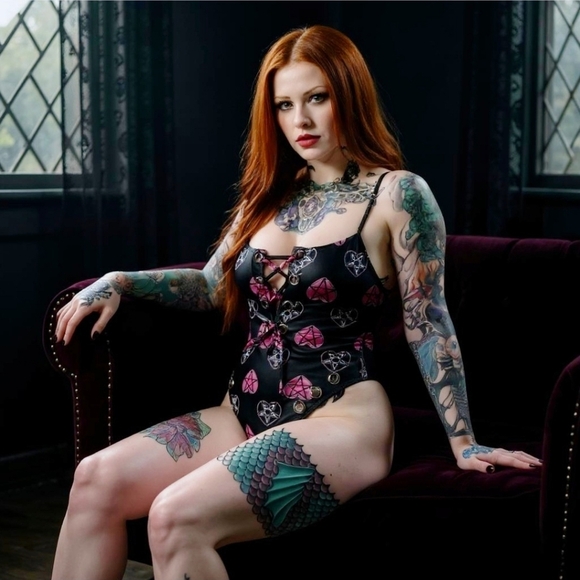 Too Fast ✦ Goth Hearts One-Piece ✦ Pentagram Ruffle Eyelet Pastel Goth Swimsuit - Picture 2 of 8